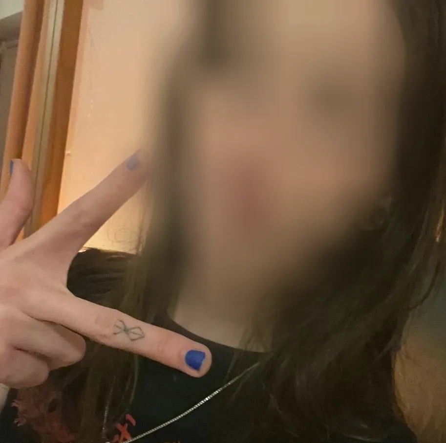 Caitlin, 21