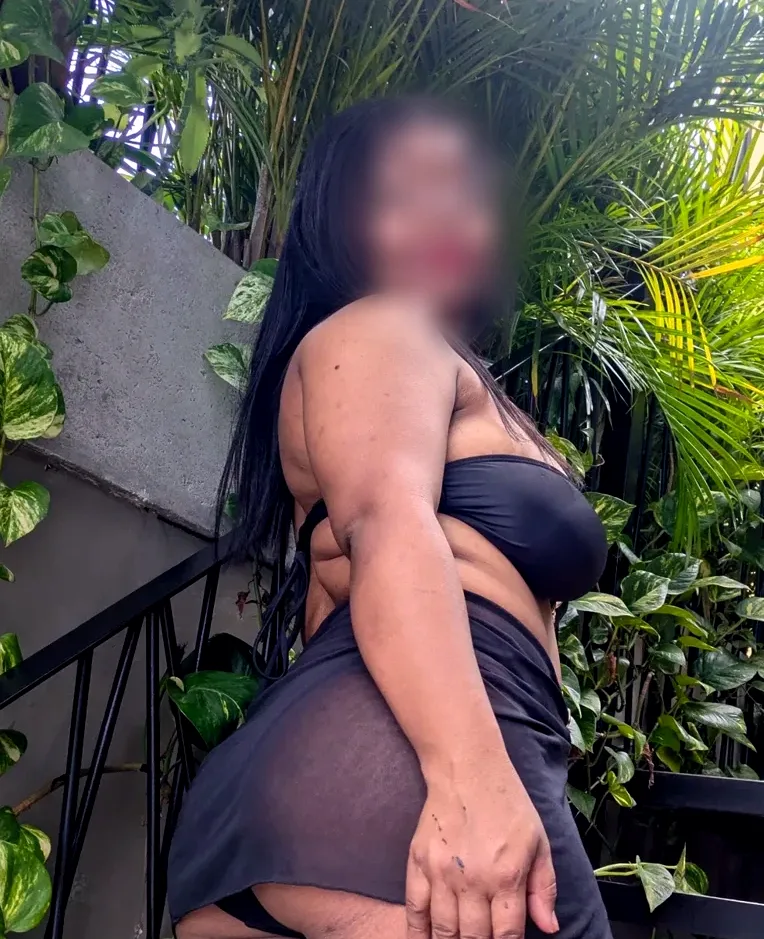 Dina, 22