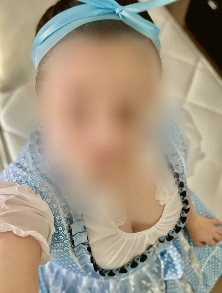 Isla, 33