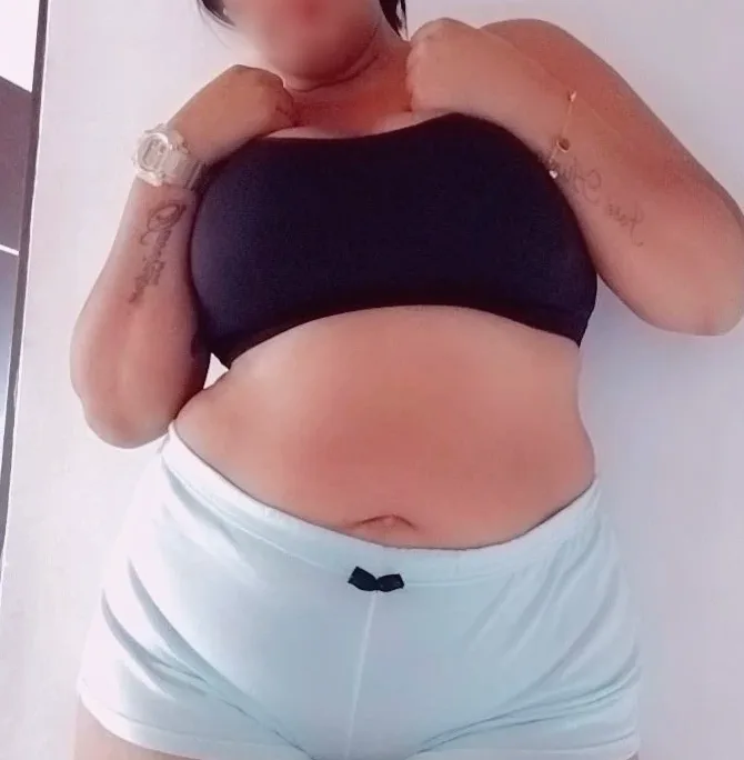 Nicola, 36