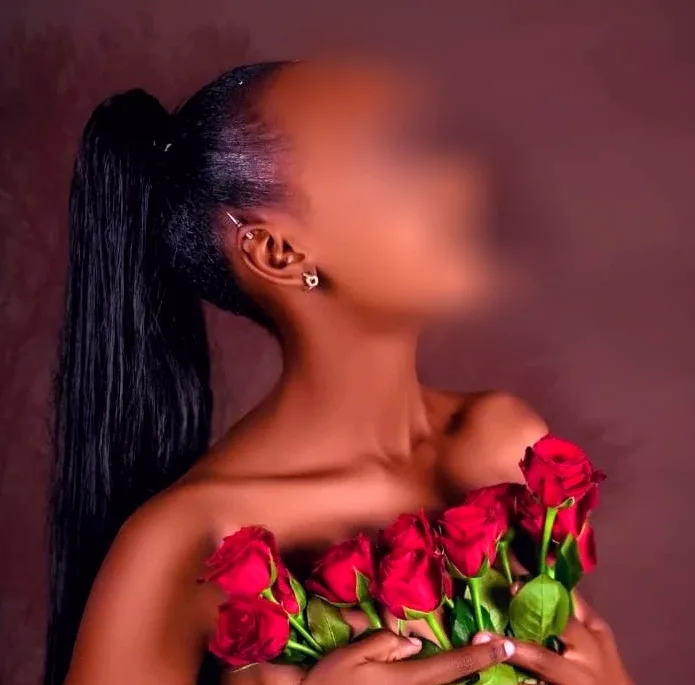 Sadia, 23