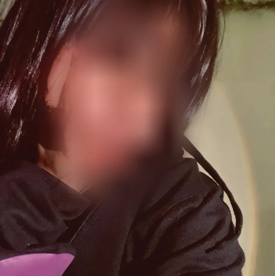 Toni, 18